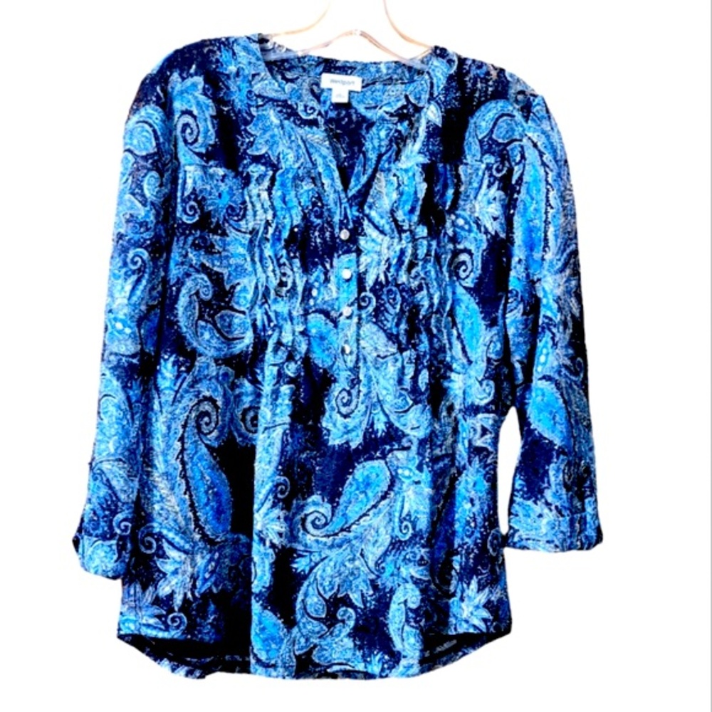 Westport blue blouse, half button front, 3/4 sleeve, pin tuck. Size Large